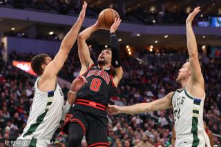 他的百场纪 他的百场纪