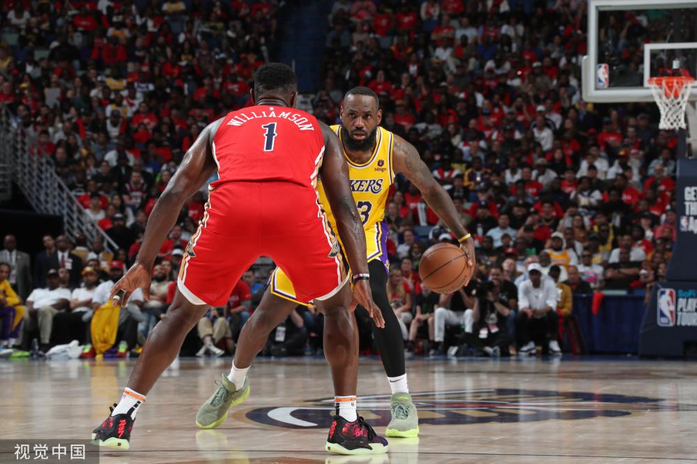 以令人瞩目 以令人瞩目